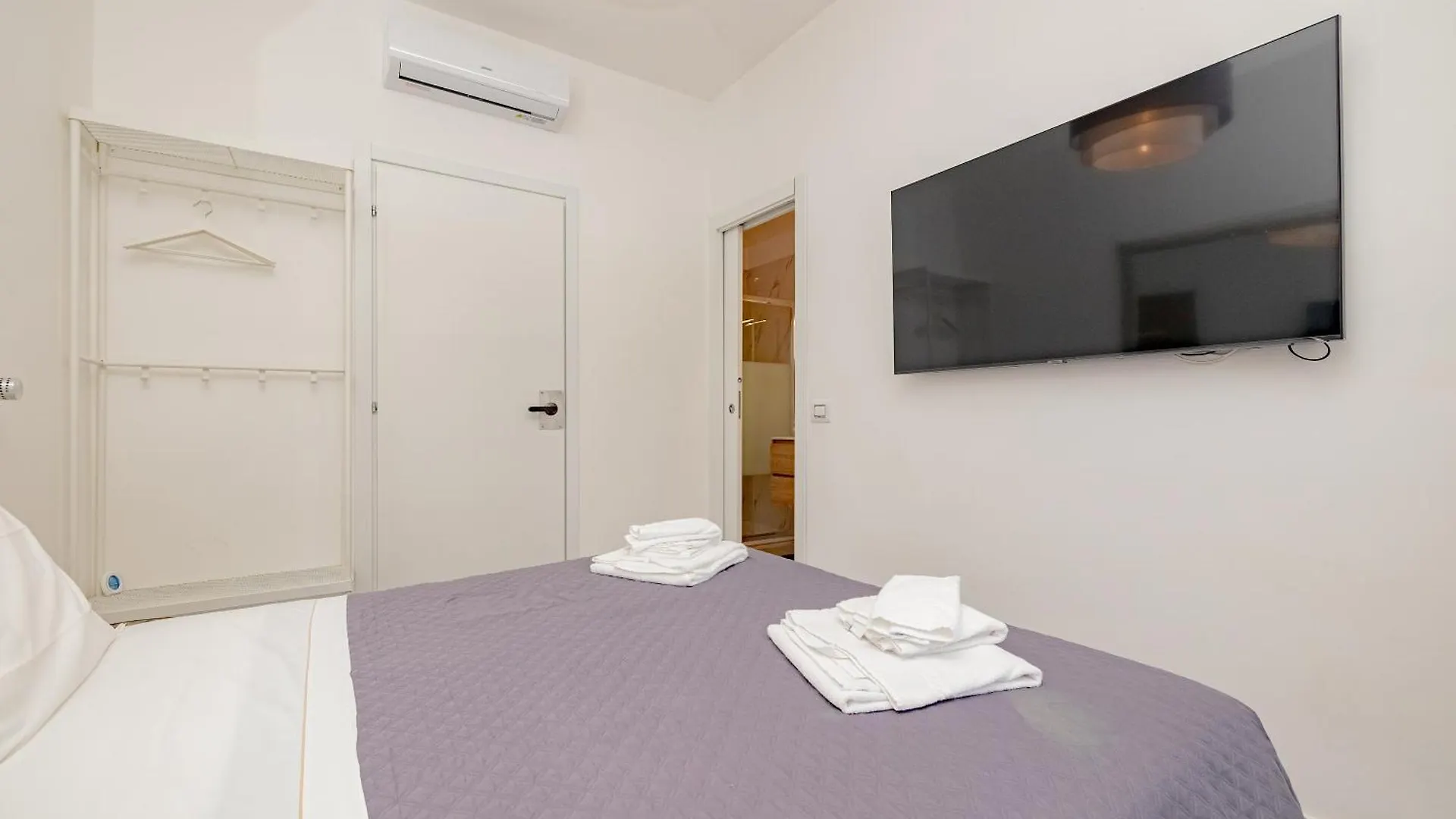 Cozy Room - 2 contacts